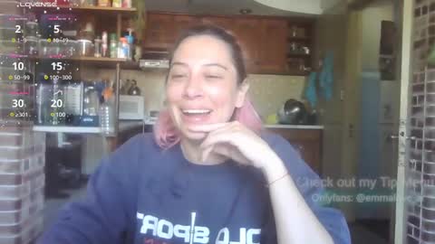 Snapshot of emmalove_ar chatting on 12.03.24 emmalove_ar online show from 12.03.24