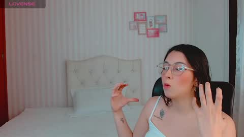 Emmas Room online show from 04.16.26