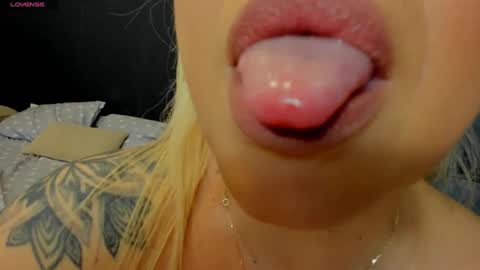 Snapshot of emmamaturre chatting on 01.27.25 Emma online show from 01.27.25