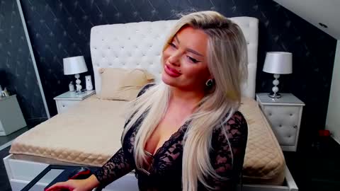 Snapshot of emmamavis chatting on 02.07.25 Emma Mavis online show from 02.07.25