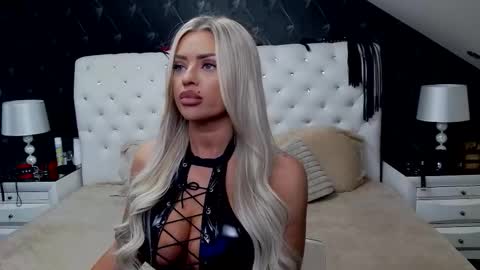 Snapshot of emmamavis chatting on 03.06.26 Emma Mavis online show from 03.06.26