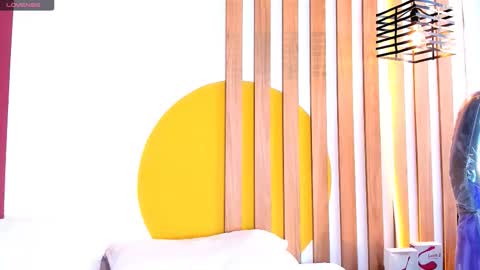 emmanaughty_ online show from 12.17.25