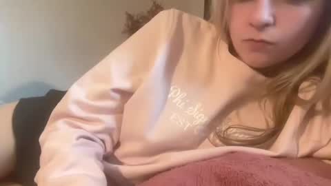 Snapshot of emmangel chatting on 11.09.25 EmmaAngel online show from 11.09.25