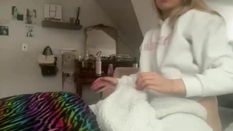 Snapshot of emmangel chatting on 12.17.25 EmmaAngel online show from 12.17.25