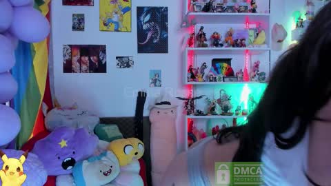 Snapshot of emmarosse11 chatting on 11.19.25 Emma online show from 11.19.25