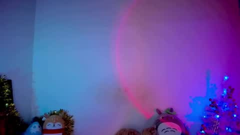 Snapshot of emmaterrestrial chatting on 01.12.26 RH-NEGATIVE GREEN-EYED BAELIEN online show from 01.12.26