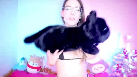 Snapshot of emmaterrestrial chatting on 03.29.26 RH-NEGATIVE GREEN-EYED BAELIEN online show from 03.29.26