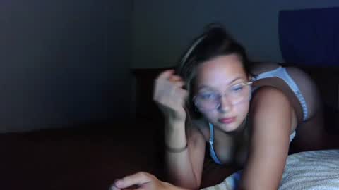 Snapshot of emme2552 chatting on 07.27.26 emme2552 online show from 07.27.26