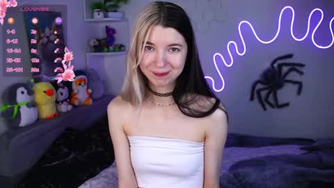 emmie_everly online show from 04.28.26