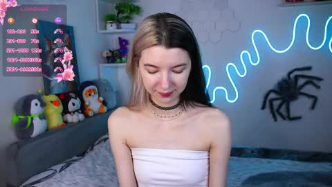 Snapshot of emmie_everly chatting on 05.07.26 emmie_everly online show from 05.07.26