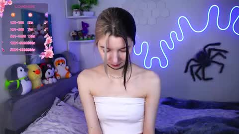 Snapshot of emmie_everly chatting on 05.14.26 emmie_everly online show from 05.14.26