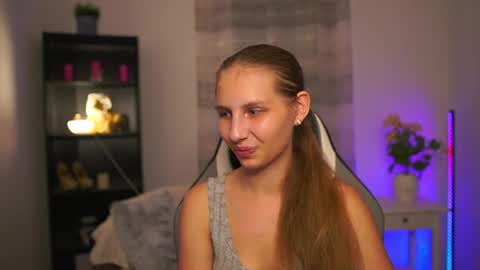 Snapshot of emmie_murray chatting on 06.25.26 Emmie online show from 06.25.26