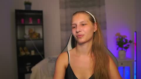 Snapshot of emmie_murray chatting on 06.26.26 Emmie online show from 06.26.26