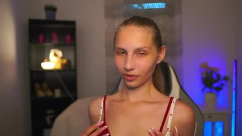Snapshot of emmie_murray chatting on 06.28.26 Emmie online show from 06.28.26