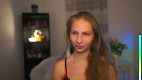 Snapshot of emmie_murray chatting on 07.04.26 Emmie online show from 07.04.26