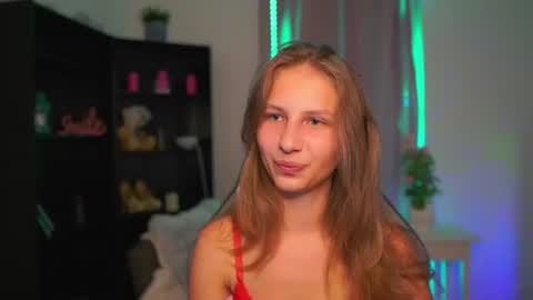 Snapshot of emmie_murray chatting on 07.24.26 Emmie online show from 07.24.26
