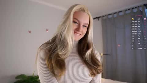 Snapshot of emmiemurray chatting on 01.06.26 Aurora online show from 01.06.26