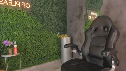 Emmiily online show from 01.28.25