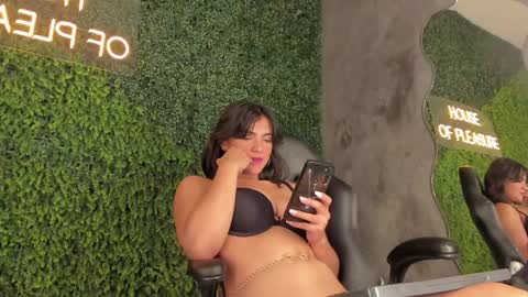 Emmiily online show from 02.01.25