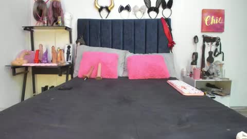          online show from 02.05.26