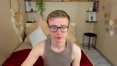 Snapshot of emmit_barker chatting on 07.04.26 Emmit online show from 07.04.26