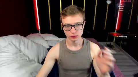 Snapshot of emmit_barker chatting on 07.08.26 Emmit online show from 07.08.26