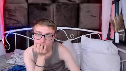 Snapshot of emmit_barker chatting on 07.09.26 Emmit online show from 07.09.26