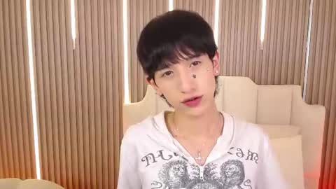 Snapshot of emmo_boy chatting on 06.16.26 SERGIO online show from 06.16.26