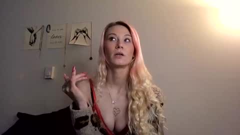 Snapshot of emmwarr1514 chatting on 02.02.26 emmwarr1514 online show from 02.02.26