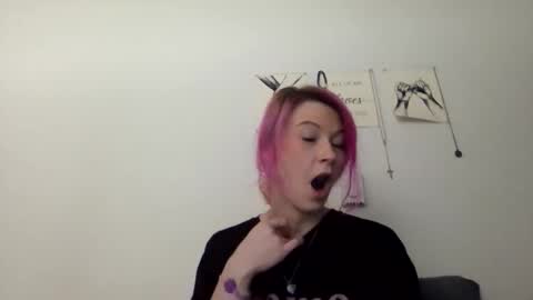 Snapshot of emmwarr1514 chatting on 02.11.26 emmwarr1514 online show from 02.11.26