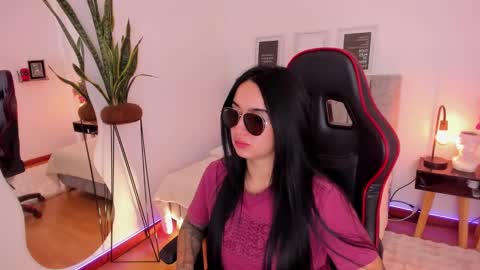 Emmy Evans  online show from 02.22.25