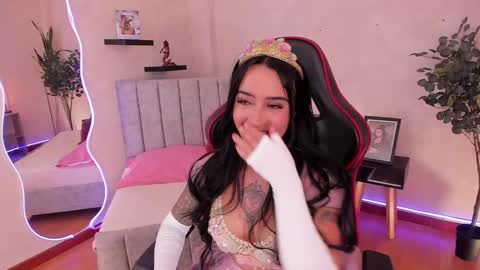 Emmy Evans  online show from 09.09.25