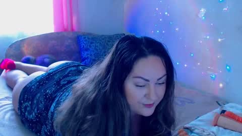 Snapshot of emmyxotty chatting on 01.09.25 Emmy online show from 01.09.25
