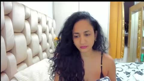 Snapshot of emperatriztapia chatting on 02.10.25 emperatriztapia online show from 02.10.25