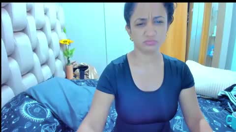 Snapshot of emperatriztapia chatting on 02.24.25 emperatriztapia online show from 02.24.25
