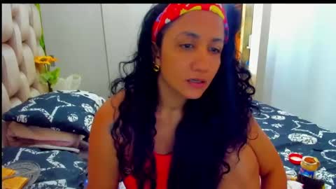 Snapshot of emperatriztapia chatting on 02.24.25 emperatriztapia online show from 02.24.25