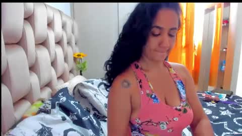 Snapshot of emperatriztapia chatting on 03.02.25 emperatriztapia online show from 03.02.25