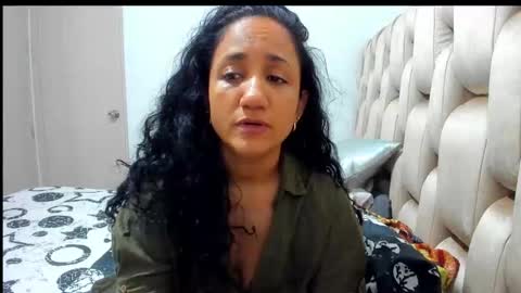 Snapshot of emperatriztapia chatting on 10.06.25 emperatriztapia online show from 10.06.25