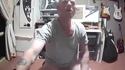 Snapshot of empirikal1 chatting on 11.30.25 empirikal1 online show from 11.30.25