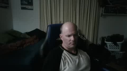 Snapshot of emsguy1 chatting on 11.22.25 Matt online show from 11.22.25