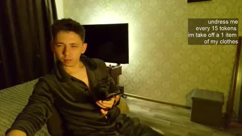 Snapshot of emveeboy96 chatting on 11.16.25 emveeboy96 online show from 11.16.25