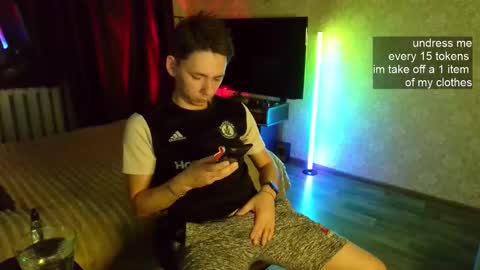 Snapshot of emveeboy96 chatting on 12.01.25 emveeboy96 online show from 12.01.25