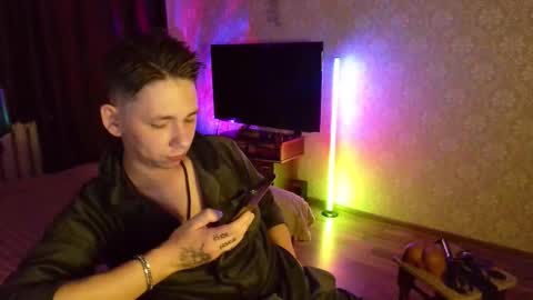 Snapshot of emveeboy96 chatting on 12.05.25 emveeboy96 online show from 12.05.25