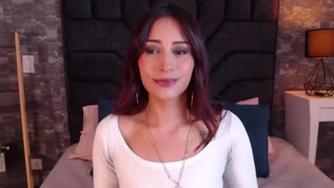 Snapshot of emy_fg chatting on 05.06.26 Emy online show from 05.06.26