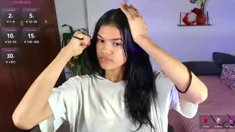 emycarver09 online show from 11.25.25