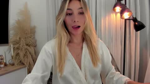 emyconneer online show from 12.07.24