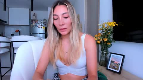 emyconneer online show from 01.09.25