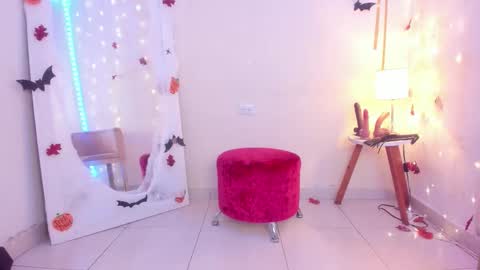 EMYLY  online show from 10.14.25