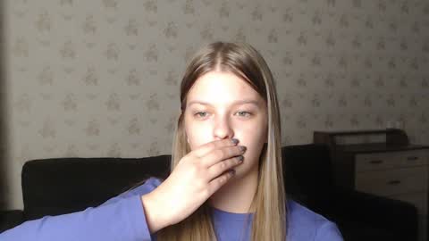 Snapshot of emysway chatting on 12.30.24 EmySway online show from 12.30.24