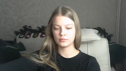 Snapshot of emysway chatting on 01.07.25 EmySway online show from 01.07.25
